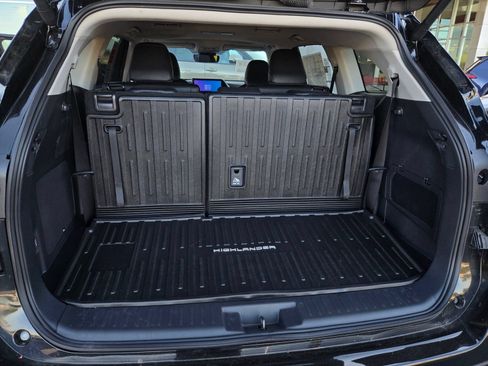Certified 2026 Toyota Highlander Limited AWD/4WD image 26