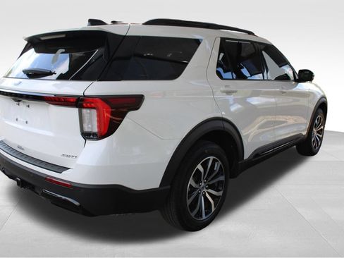 Used 2025 Ford Explorer ST-Line AWD/4WD image 15