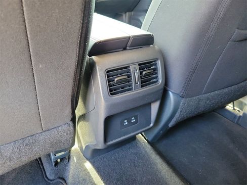 Used 2025 Nissan Rogue SV image 11