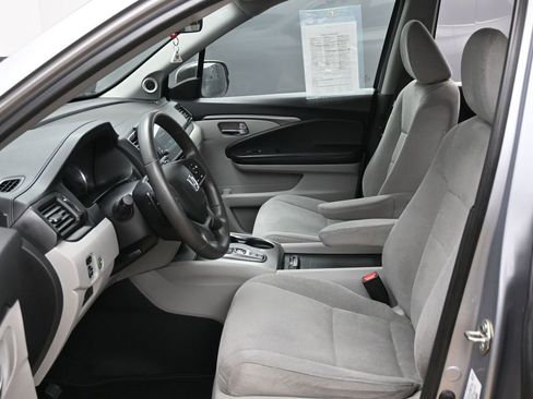 Used 2021 Honda Pilot EX image 17