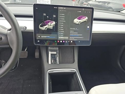 Used 2021 Tesla Model 3 Standard Range Plus RWD image 3