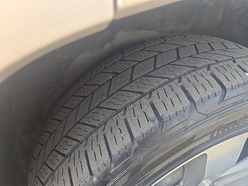 Used 2015 Jeep Grand Cherokee Overland AWD/4WD image 7