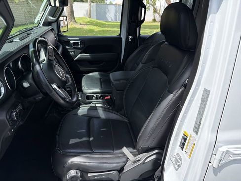 Used 2021 Jeep Wrangler Unlimited Sahara w/ Cold Weather Group image 13