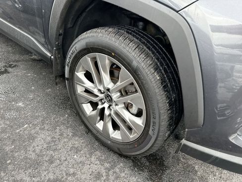 Used 2023 Toyota RAV4 XLE Premium image 16