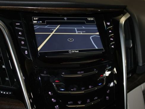 Used 2019 Cadillac Escalade ESV Premium Luxury AWD/4WD image 16
