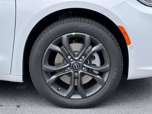 New 2026 Chrysler Pacifica Select image 11