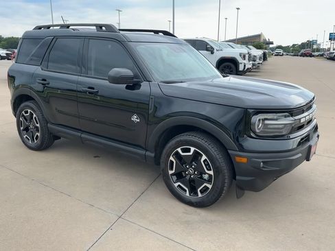 Used 2023 Ford Bronco Sport Outer Banks w/ Tech Package AWD/4WD image 3
