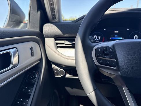 New 2026 Ford Explorer Active RWD image 16