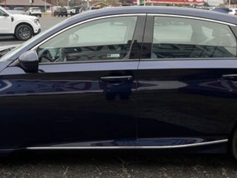 Used 2018 Honda Accord EX image 5