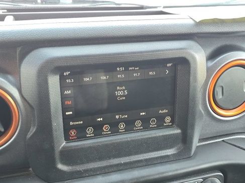Used 2020 Jeep Gladiator Mojave w/ Cold Weather Group AWD/4WD image 31