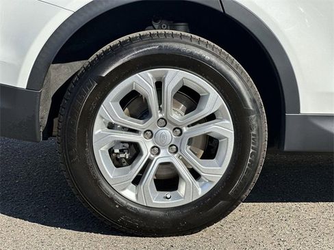 Used 2023 Land Rover Discovery Sport S image 32