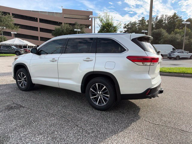 Used 2017 Toyota Highlander XLE AWD/4WD image 5