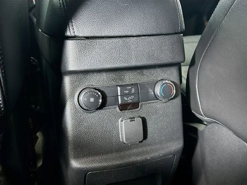 Used 2016 Ford Explorer XLT w/ Equipment Group 202A image 29