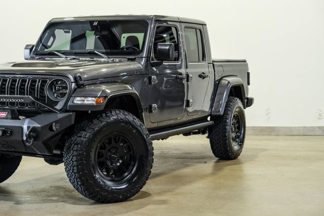 Used 2025 Jeep Gladiator Sport AWD/4WD image 25