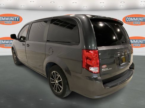 Used 2018 Dodge Grand Caravan SE image 5