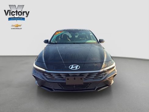Used 2024 Hyundai Elantra SEL FWD image 2