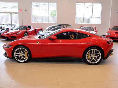 Certified 2024 Ferrari Roma RWD image 3