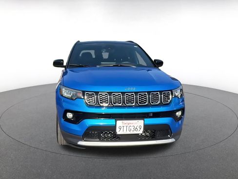 Used 2025 Jeep Compass Limited AWD/4WD image 4