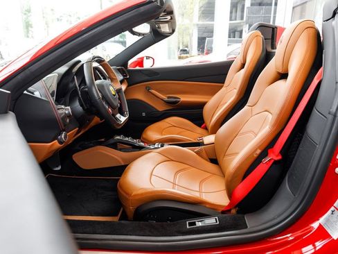 Used 2018 Ferrari 488 Spider image 21
