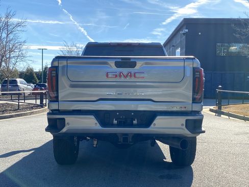 Used 2025 GMC Sierra 2500 AT4 w/ AT4 Premium Plus Package image 9