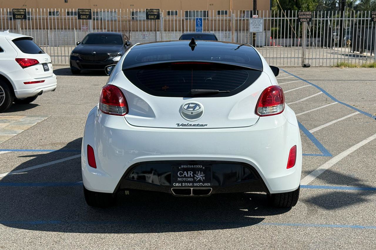 Used 2015 Hyundai Veloster w/ Option Group 02 FWD image 7