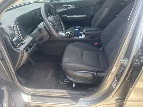 Used 2023 Kia Sportage LX AWD/4WD image 15