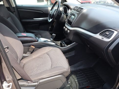 Used 2017 Dodge Journey SE w/ Popular Equipment Group AWD/4WD image 9