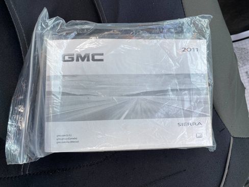 Used 2011 GMC Sierra 1500 SLE w/ Power Tech Package AWD/4WD image 32