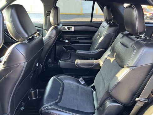 Used 2023 Ford Explorer ST image 22