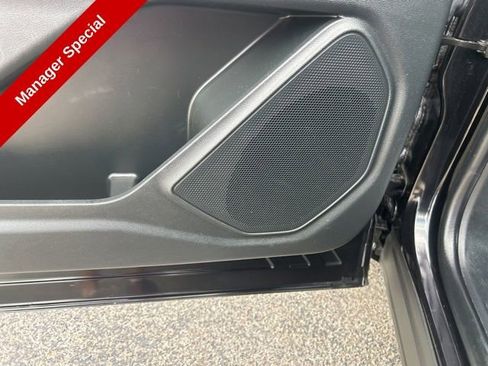 Used 2022 Ford Explorer XLT w/ Equipment Group 202A RWD image 13