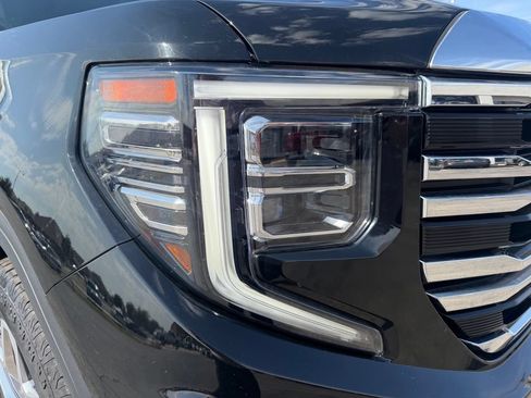 Used 2023 GMC Sierra 1500 SLT w/ SLT Premium Package AWD/4WD image 6