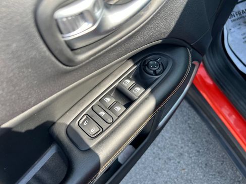 Used 2018 Jeep Compass Sport AWD/4WD image 11