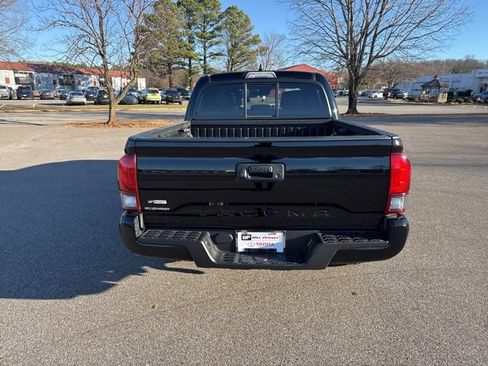 Used 2023 Toyota Tacoma SR image 4