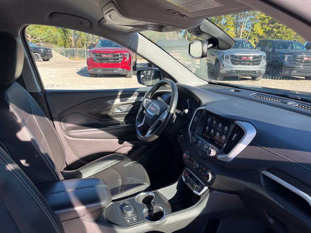 Used 2024 GMC Terrain SLT FWD image 39