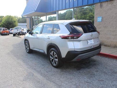 Used 2022 Nissan Rogue SV FWD image 4