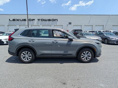 Used 2024 Honda CR-V LX image 2