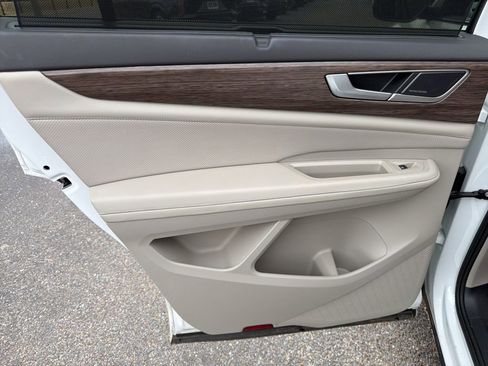 Used 2024 Volkswagen Atlas SEL Premium R-Line image 16