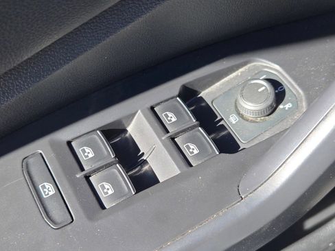 Used 2024 Volkswagen Jetta SE FWD image 15