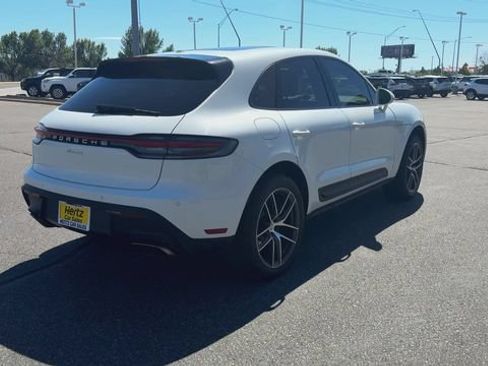 Used 2025 Porsche Macan AWD/4WD image 8