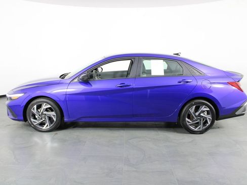 Certified 2025 Hyundai Elantra Sport image 12