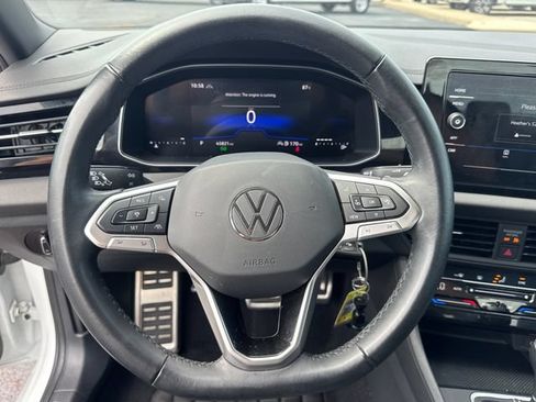 Used 2025 Volkswagen Jetta Sport FWD image 19