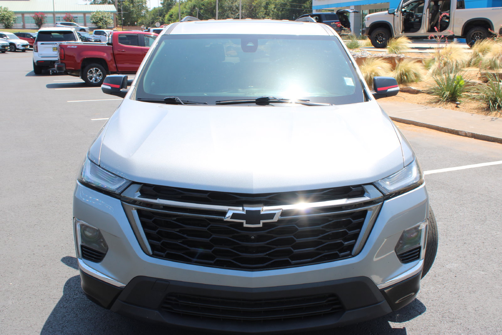Used 2023 Chevrolet Traverse Premier w/ Redline Edition FWD image 3