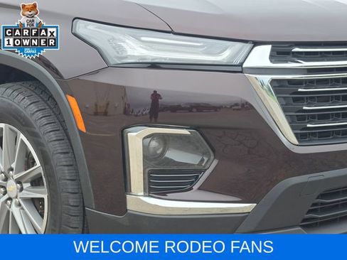 Used 2023 Chevrolet Traverse LT w/ Rear Camera Mirror Package AWD/4WD image 9