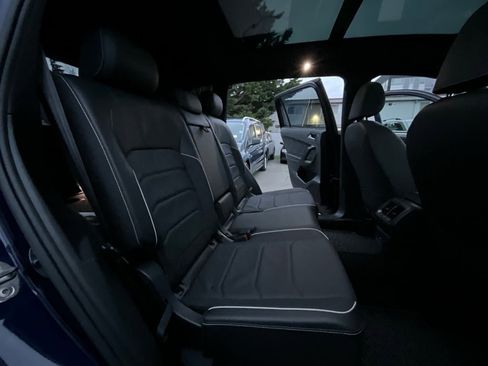 Used 2022 Volkswagen Tiguan SEL R-Line image 14