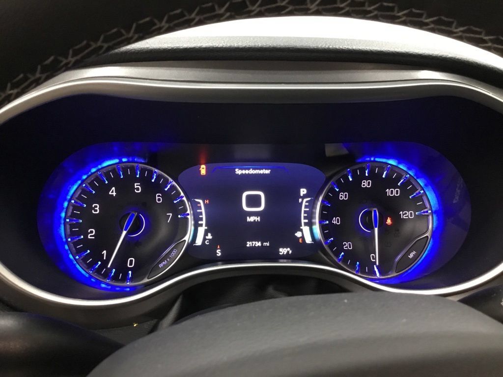Used 2023 Chrysler Pacifica Touring-L AWD/4WD image 22