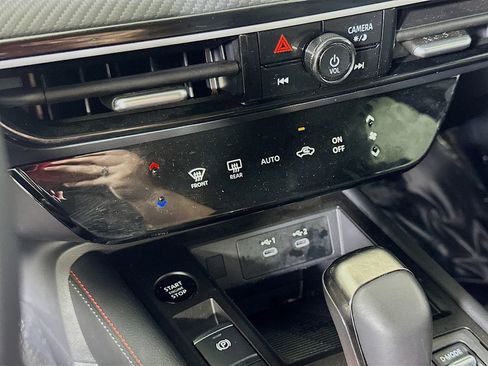 Used 2025 Nissan Kicks SR w/ Interior Electronics Package image 26