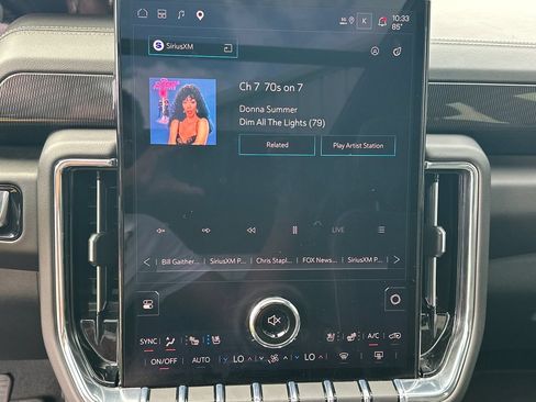 Used 2025 GMC Yukon Elevation w/ Elevation Premium Package RWD image 31