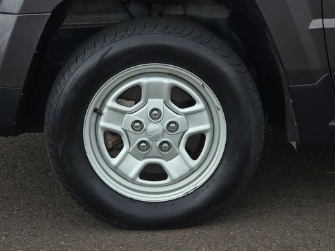 Used 2016 Jeep Patriot Sport w/ Power Value Group FWD image 24