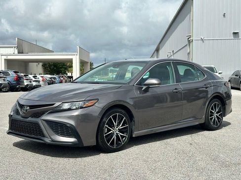 Used 2024 Toyota Camry SE FWD image 4