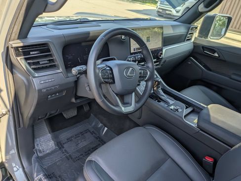 Used 2024 Lexus GX 550 w/ Accessory Package (Z1) AWD/4WD image 14